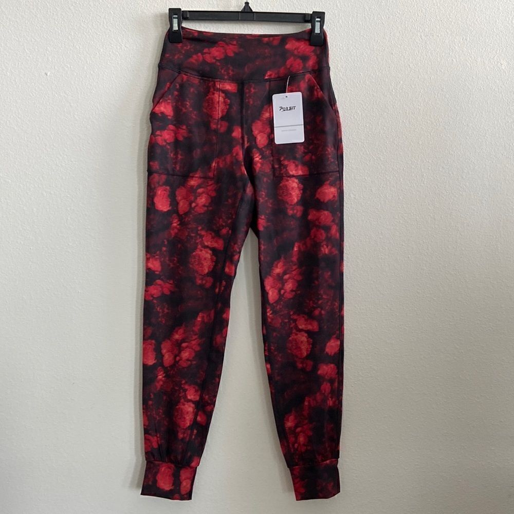 Porsit legging black and red rose print NWT Sz Xs